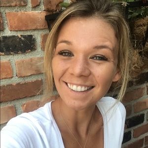 Meet your Posher, Avery